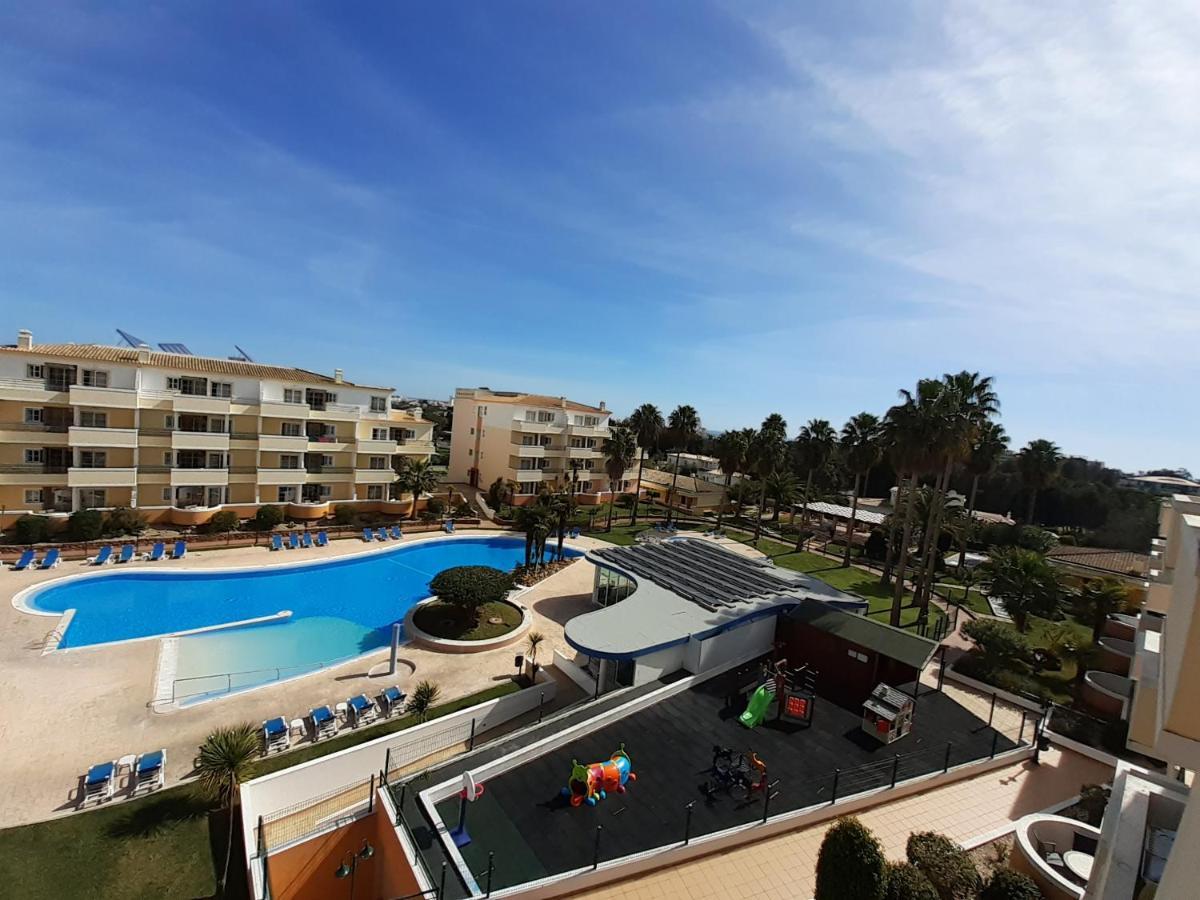 Vp Flat With Balcony And Pool View Apartment *